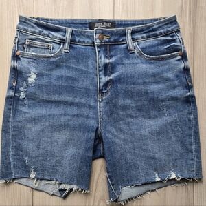 Judy Blue High Rise Mid Length Cut Off Hem Shorts. Size L (D7)